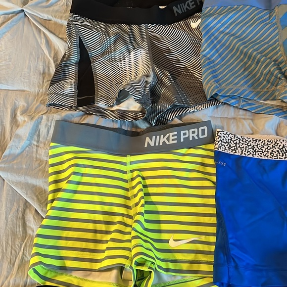 Nike Pro XS Spankies / athletic shorts in GREAT pre-loved condition. Lot of 9 - Picture 2 of 10